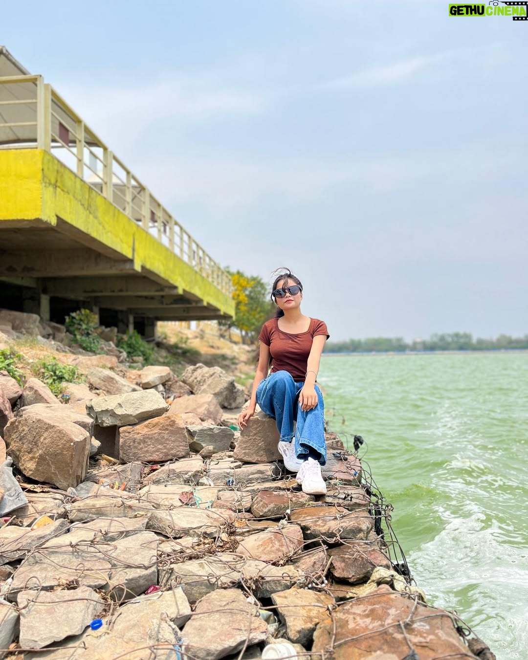 Pooja Singh - 1.5K Likes - Feeling best vibe in nature🌊

#picoftheday #instagram #pic #river #look #likes #instadaily