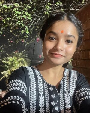 Pooja Singh Instagram - संस्कारी🦋🌙☘️

.

.
#instapic #instadaily #pic#post #nature #night #pooja