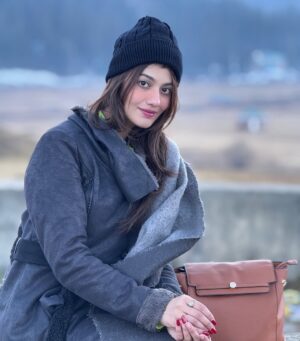 Pooja Solanki Instagram - Kashmir 🍁🍂