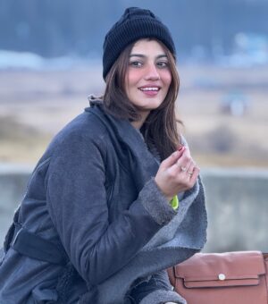 Pooja Solanki Instagram - Kashmir 🍁🍂
