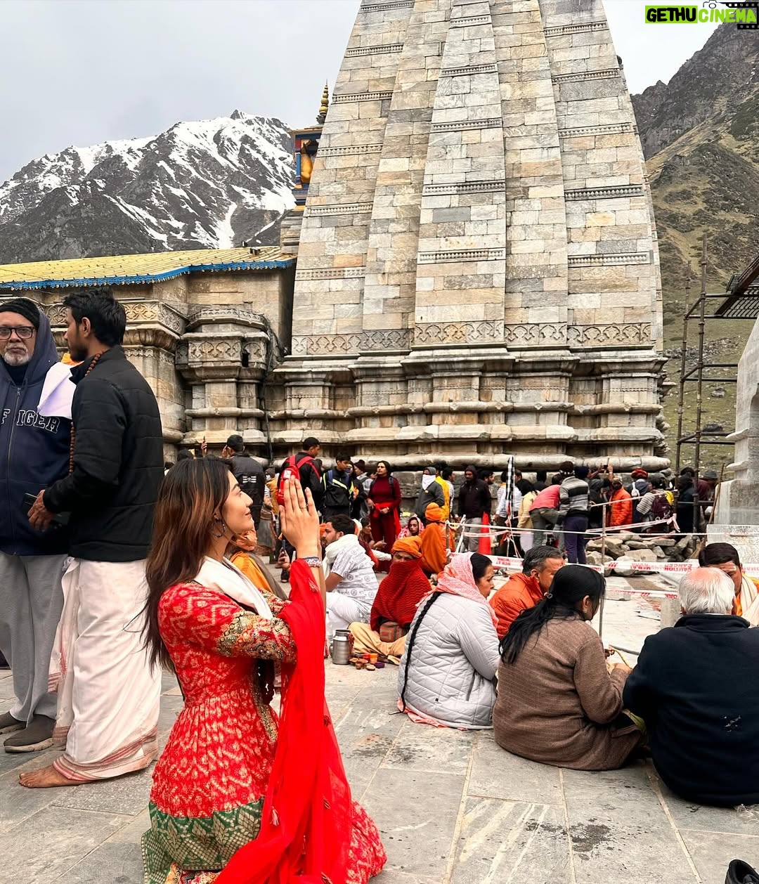 Pooja Solanki - 4K Likes - Happy Maha Shivratri 😇🙏🏻❤️

The most blessed day of my life 🙏🏻 
#kedarnath ❤️
#omnamahshivaya🙏