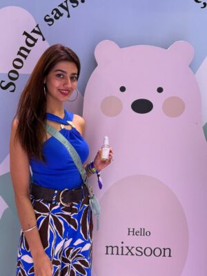 Pooja Solanki Instagram - @flipkart @flipkartlifestyle #glamup2025 #FlipkartGlamUpSale #TrendItFlipkartIt #mixsoonindia #Vcare, #VCareProducts, #VCareSwarnothaya