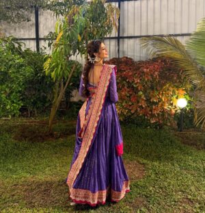 Pooja Solanki Instagram - 💜