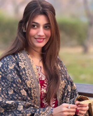 Pooja Solanki Instagram - “Tere naino ke aage toh taare bhi sharmayen” 🦚🕊️💐🪷