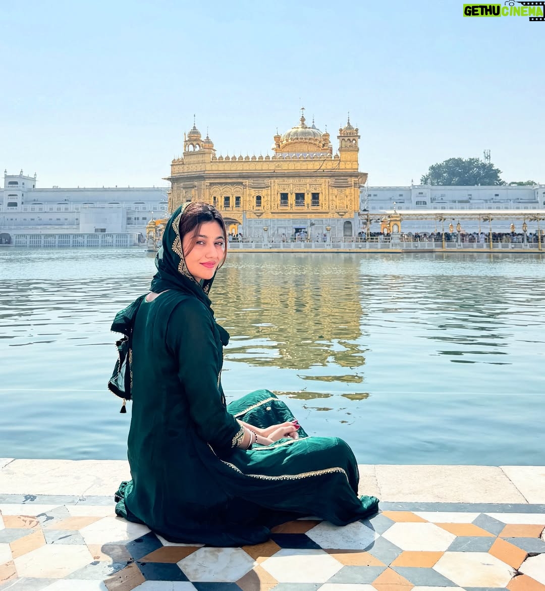 Pooja Solanki - 3K Likes - ❤️