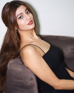 Pooja Solanki Instagram - 🖤✨