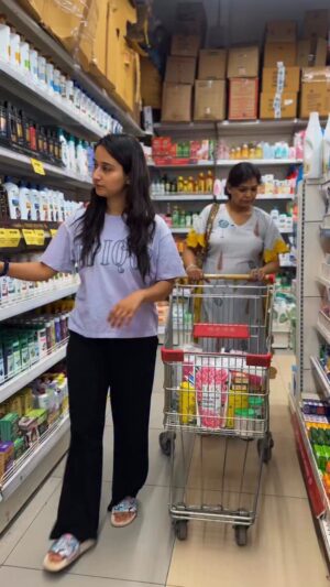 Poonam Arjun Rawat Instagram - 🤭😅
#indianmoms #fun