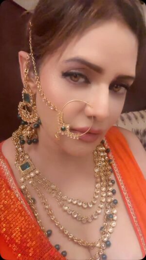 Poonam Jhawer Instagram - ❤️
#classicstyle #mast #sareequeen #royaljewellery #jwellerylover #jewellerycollections #explore #viralreels #poonamjhawer