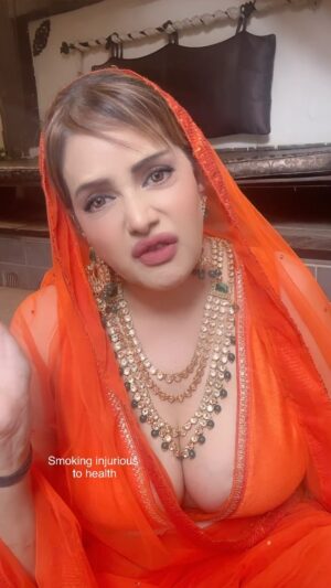 Poonam Jhawer Instagram - गुरु जी 🤪
#viralreels #comedyreels #funnyreels #sareelovers #reelkarofeelkaro #forfun #poonamjhawer