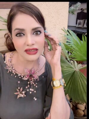 Poonam Jhawer Instagram - Mere Man Ki Baat 💋
मेरे मन की बात ।
Aapko ye concept kaisa laga? Pl give your valuable feedback 👄
#speakfromheart #mankibaat #mankibatein❤️ #mythought #thouhtsoflife #reelkarofeelkaro #instavideo #originalconcept