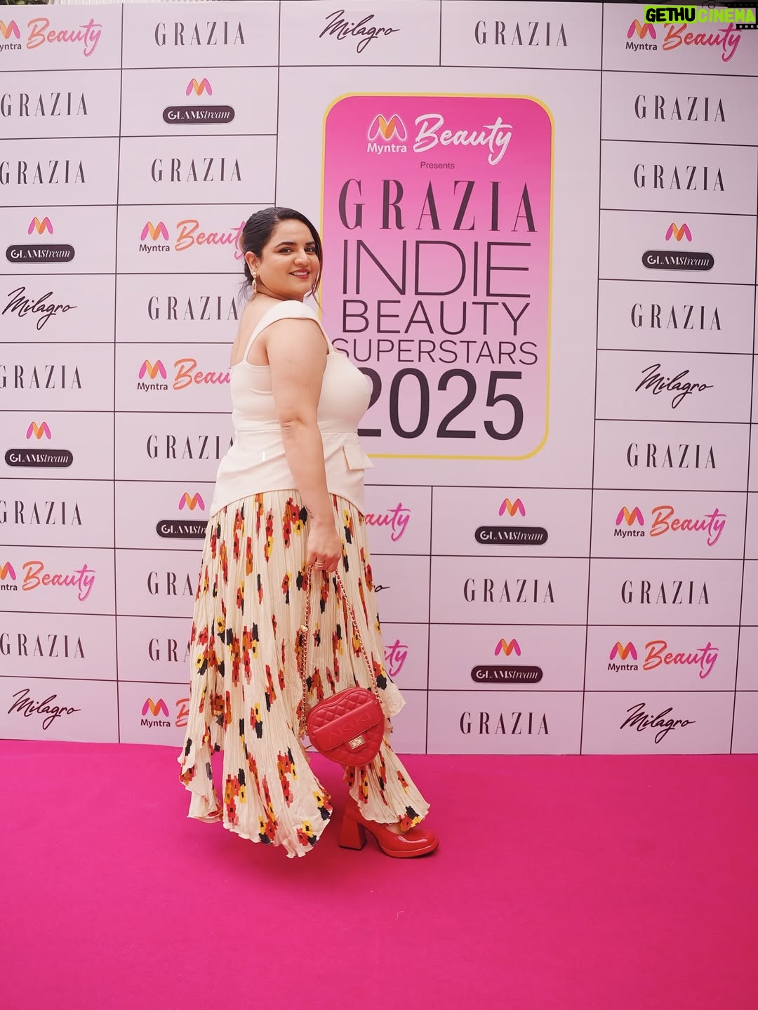 Prableen Kaur Bhomrah - 9.8K Likes - I won “skinfluencer of the year”  @graziaindia 🥰

Outfit @neetiandmudita 
Bag @akikilondon 
Heels @theater.xyz 
Jewellery @kushalsfashionjewellery