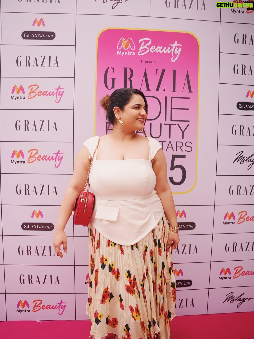 Prableen Kaur Bhomrah - 9.8K Likes - I won “skinfluencer of the year”  @graziaindia 🥰

Outfit @neetiandmudita 
Bag @akikilondon 
Heels @theater.xyz 
Jewellery @kushalsfashionjewellery
