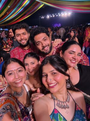 Prableen Kaur Bhomrah Instagram - Went for garba for the last time as gf & bf 🥹🥰 (we’re going to be hubby wifeyyyy next timeeeeee)
🧿🧿🧿