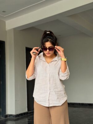 Pragati Tiwari Instagram - Sunnies ON, World OFf