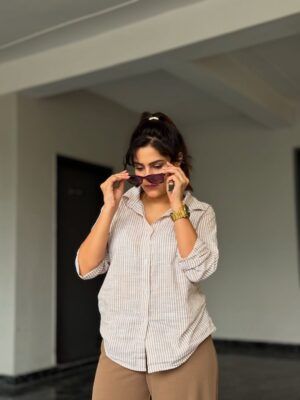 Pragati Tiwari Instagram - Sunnies ON, World OFf