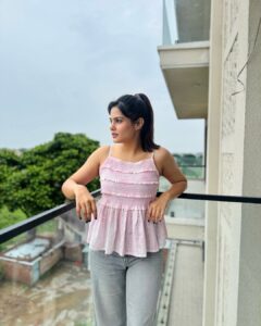 Actress Pragati Tiwari HD Photos and Wallpapers July 2025