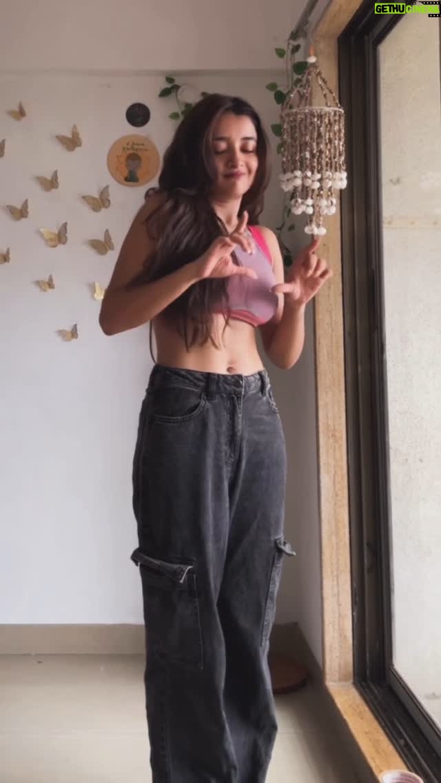 Pranjali Singh - 6.7K Likes - Feeling the song > Dancing on it ! 

[rehlemerekol, mood, dance, trending, reelitfeelit, btssesh]
#rehlemerekol #mood #dance #reelkarofeelkaro #reelitfeelit