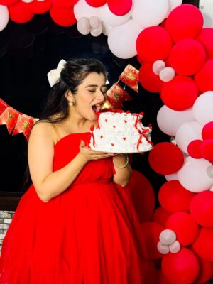 Pratiksha Kant Instagram - 14.09.2025🎂❤️🎀🎉

Cake and decorations by❤️ : @arvi_bakester 

#birthday #birthdaycake #birthdaygirl #explorepage✨ #pratikshakantt #pratikshakantofficial #pratiksha14_9