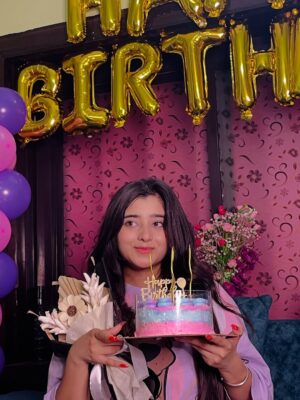 Pratiksha Kant Instagram - 24th Birthday celebration🎉🎀

#birthday #birthdaygirl #pratiksha14_9 #pratikshakantt #pratikshakantofficial