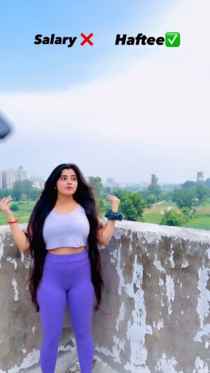 Pratiksha Kant Instagram - Teri salary nehi ati HAFTEE ate hain✅🔥

#pratiksha14_9 #pratikshakantofficial #pratikshakantt