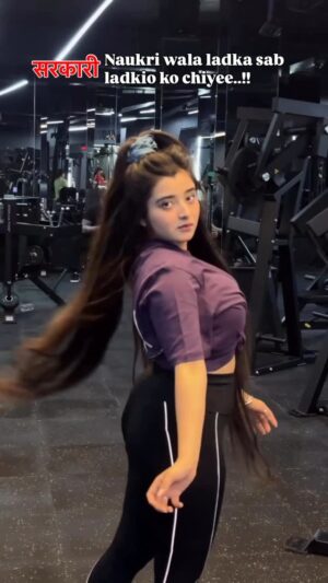 Pratiksha Kant Instagram - Asaaa Choraa chiyee mujhee toh🚨💪🏻🔥

#haryanvireels #haryanvisong #masoomsharmaofficial #pratikshakantt #pratikshakantofficial #pratiksha14_9 #trending #jailer