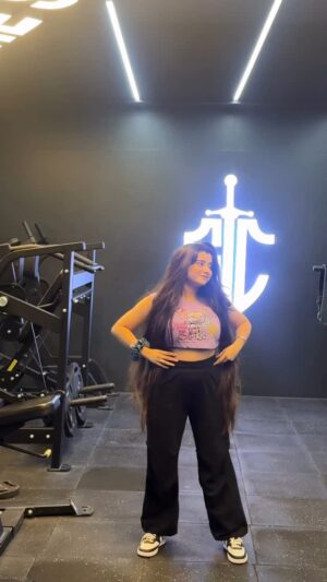 Pratiksha Kant Instagram - Newzz maker🎥🎙️

@gulab_khehra
@g__for_gagan
@_jashan_buttar
@kuljinderbir_khehra