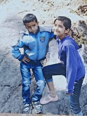 Pratiksha Kant Instagram - Happiest birthday guggu🐒
Samaj nehi ataa tu itna bada kab hogaya 😅ladai karte karte bade hogye hum 😂 ladai toh karte hu tere se par  sabse zada payar be tujse hai meri jaan 🫀ILOVEYOU❤️ Tu Papa ki tarah hai tujh me papa dikhte hai unki carbon copy hai tu🥹 Kuch be hojaye teri bhen hemesha tere piche khadee hai 💪🏻
Hemesha Khush rakhe tujhe bhagwan or bhout bhout tarakeeeyaa de 😇💕Chaye tu kitna be bada kyu na hoja mere liye hemesha chota he rahaga tu🤭 ....!!! Once again HAPPY BIRTHDAY CHOTE 🐣😘