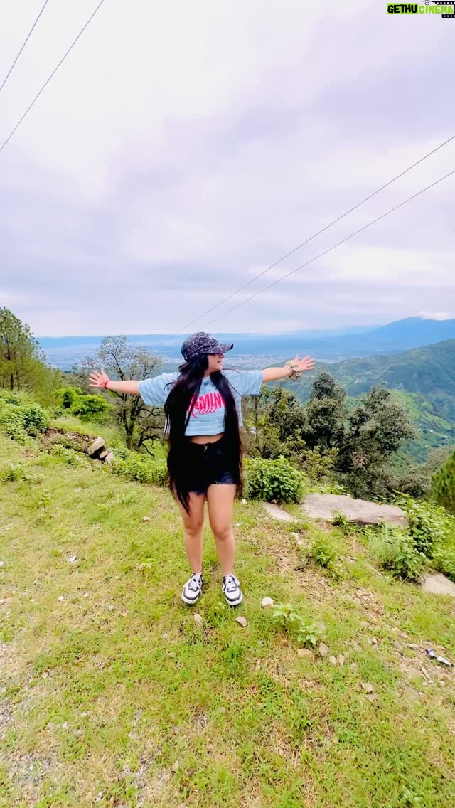 Pratiksha Kant - 3.5K Likes - Mountains is love🏔️❤️

#pratikshakantofficial #pratikshakantt #pratiksha14_9