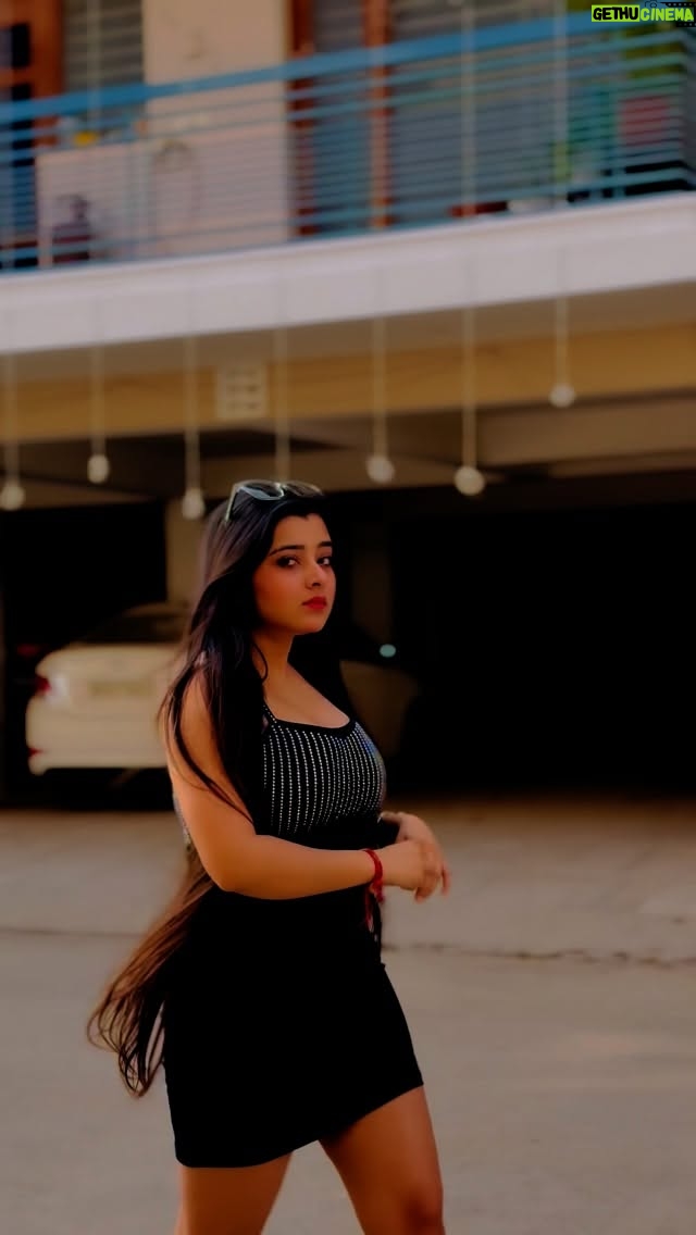 Pratiksha Kant - 2.1K Likes - Bhagwan ki su aj sare mar ke chodagyee🤬🔫

#pratikshakantofficial