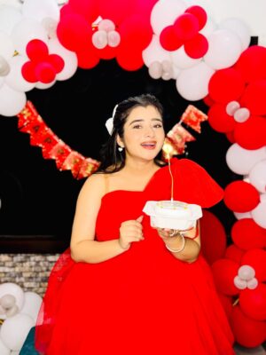 Pratiksha Kant Instagram - 14.09.2025🎂❤️🎀🎉

Cake and decorations by❤️ : @arvi_bakester 

#birthday #birthdaycake #birthdaygirl #explorepage✨ #pratikshakantt #pratikshakantofficial #pratiksha14_9