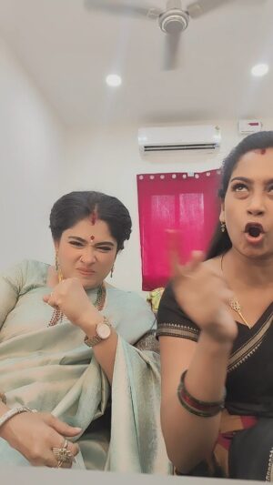 Preethi Sanjiv Instagram - NANDHINI vs SUNDARAVALI 😜😁💯😅🤩
