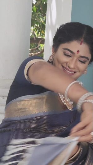 Preethi Sanjiv Instagram - Blend urself with nature ❤️
Saree from @shanthimaboutique #sareeandme #trendingnow #sareelove #dance