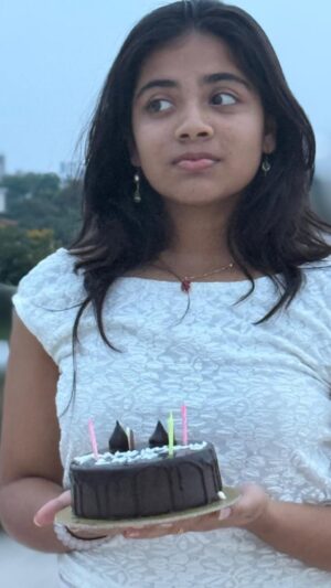 Preethi Sanjiv Instagram - Happy birthday my THANGAM ❤️LAYA...
#mygirl #mydoll #birthdaygal
@teddybearshop.in 🧸
@balloon_bazaar 
Thnku... For the timely response 👍
