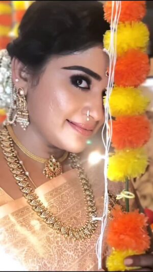 Preethi Sanjiv Instagram - Confidence is key! 🌟 Self-admiration gives you a perfect day 😊.
Thanks to @harshianbu_jewels for the stunning Mahalakshmi brooch, Manga malai, and Maatal earrings! 💎
Aadi/Aashada sale
Shop above 2k - 8% discount
Coupon code : harshi8
Shop above 3k - 10% discount
Coupon code: harshi10
Shop above 9k - 15% discount
Coupon code: harshi15
Saree by @prativacoutures - love this pithani printed peach-golden silk saree! .
.
.
.
.
.
.
. #jewelrylove #sareeandme #suntv #moondrumudichu #sundravalli