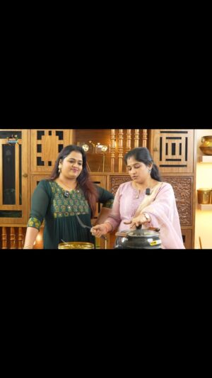 Preethi Sanjiv Instagram - We are cringe 😬 people 😂🙌
Full video uploaded in my YouTube , link in bio.
Have some fun while you learn this amazing #pallipalayam mushroom biryani 🍄🟫 🍄🟫🍄🟫🍄🟫🍄🟫 by our one and only #sundaravalli @preethisanjiv 🫶🏻💐
.
.
.
.
.
.
.
.
.
.
.
.
.
.
.
#samayalwithsharon #epdi #cringe #funvideo #cookingvideos #reeloftheday #mundhanimudichi #serialactor #tamilserials #mushroombiryani
