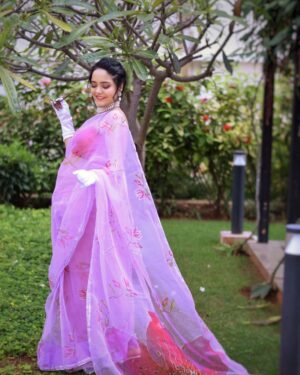 Preethi Singh Instagram - Wish you all a very Happy Karvachauth.🌸😊

Outfit- @trendy_factory1 
.
.
.
.
#saree #karvachauth #ethnicwear #sareelove #organza #maternityphotography #maternityshoot #pregnancy #pregnant #maternity #preggo