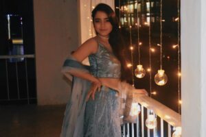 Preethi Singh Instagram - Wish you all a very Happy Diwali, from me and mine to you and yours!❤️🪔
.
.
.
.
.
.
.
.
.
#diwalilook #diwali #diwali2020 #diwalioutfit #diwaligifts #diwalidecorations #diwalivibes
