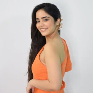 Preethi Singh Instagram - Reminiscing. My hair, that waist and the arms!!😅

Jewellery- @perniaspopupshop