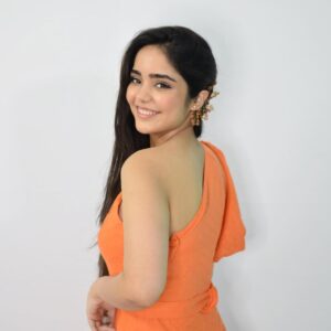 Preethi Singh Instagram - Reminiscing. My hair, that waist and the arms!!😅

Jewellery- @perniaspopupshop