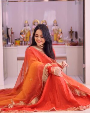 Preethi Singh Instagram - #ad Celebrating my ethnicity with @tashijaipur 
.
.
.
.
.
#ethnicwear #ethnic #jaipur #indianwear #anarkali #diwali #festivalfashion #festivewear