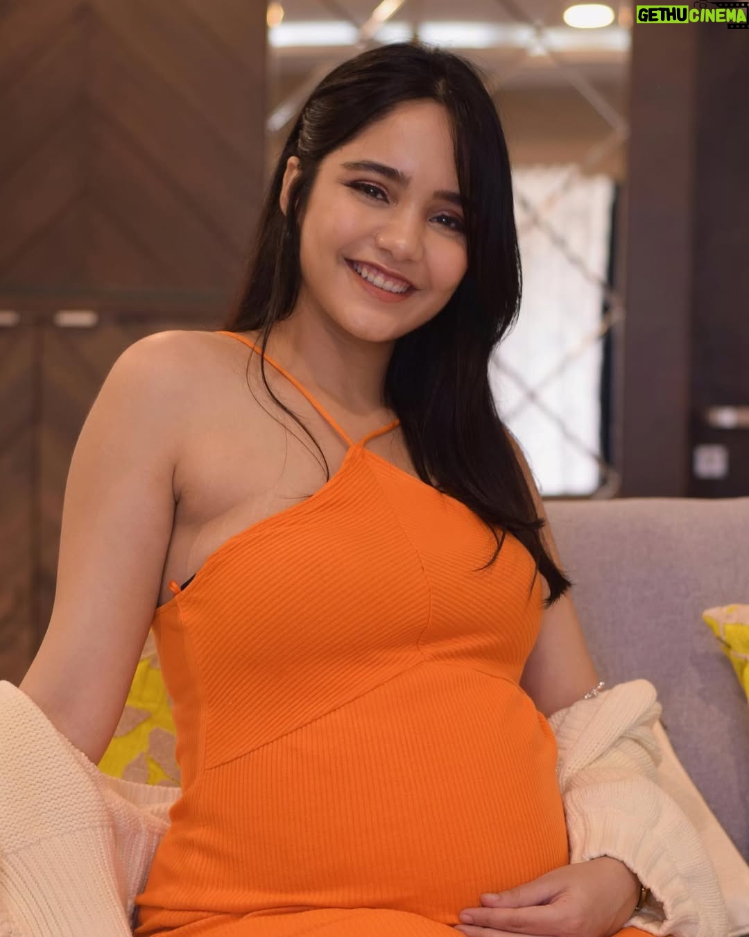Preethi Singh - 6.5K Likes - Getting bigger now. Week 26🧿

Outfit Deets- Zara
.
.
.
.
.
.
.
.
#pregnancy #maternityshoot #maternityphotography #maternitydresses #pregnant #pregnancyphotoshoot