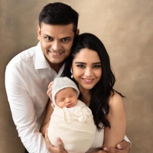 Preethi Singh Instagram - Shot these when Taksh was 10 days old. Weāve come a long way since and this photoshoot was done by @kavithanagarajphotography. We had the best time shooting with her, she handles newborns with such care and love. I would highly recommend her to new moms who are thinking about getting a photoshoot done.
āYou can also use my discount code- TAKSHKNP10 for 10 % discount on the package price. This code can be availed only for the first 20 bookings. So hurry up.šā
#newbornphotographerbangalore #babyphotographerbangalore #kavithanagarajphotography
#newbornphotoshootbangalore
#bestnewbornphotographerbangalore
#babyphotoshootbangalore
#newbornphotographyspecialist
#newbornphotography
#bangalorenewbornphotographer
#newbornsession #newbornsofig #bangaloremoms #momtobe #dadtobe #bangalore
#newbornphotographerindia