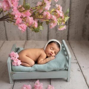Preethi Singh Instagram - Shot these when Taksh was 10 days old. Weāve come a long way since and this photoshoot was done by @kavithanagarajphotography. We had the best time shooting with her, she handles newborns with such care and love. I would highly recommend her to new moms who are thinking about getting a photoshoot done.
āYou can also use my discount code- TAKSHKNP10 for 10 % discount on the package price. This code can be availed only for the first 20 bookings. So hurry up.šā
#newbornphotographerbangalore #babyphotographerbangalore #kavithanagarajphotography
#newbornphotoshootbangalore
#bestnewbornphotographerbangalore
#babyphotoshootbangalore
#newbornphotographyspecialist
#newbornphotography
#bangalorenewbornphotographer
#newbornsession #newbornsofig #bangaloremoms #momtobe #dadtobe #bangalore
#newbornphotographerindia