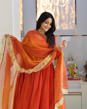 Preethi Singh Instagram - #ad Celebrating my ethnicity with @tashijaipur 
.
.
.
.
.
#ethnicwear #ethnic #jaipur #indianwear #anarkali #diwali #festivalfashion #festivewear