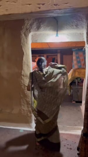 Preeti Patel Instagram - Asa Kya dekh liya jo bhag ry 
#husbandwifecomedy #patipatni #sasbahu #instagram #funny #viral #comedy #tranding #fun