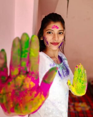 Preeti Patel Instagram - Sabhi ko happy holi 🦋🥰
- kuch purani yadein.....