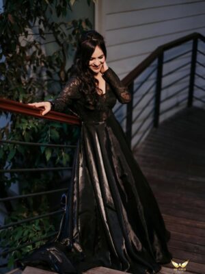 Prerna Malhan Instagram - Black and White Night 🌹
#VampireDiaries 🤪
Gown - @siyapretcouture