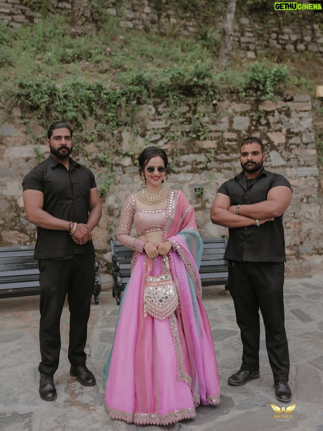 Prerna Malhan - 2.7 Million Likes - Make way for dulhe ki behen 😇🌸
Venue- @welcomhotel.tavleen_chail 
Planners - @knotsinheaven 
Outfit - @vvanivats 
🎥- @vavpixels
Jewellery- @tanishqjewellery
Makeup - @wasikhanmakeupartist