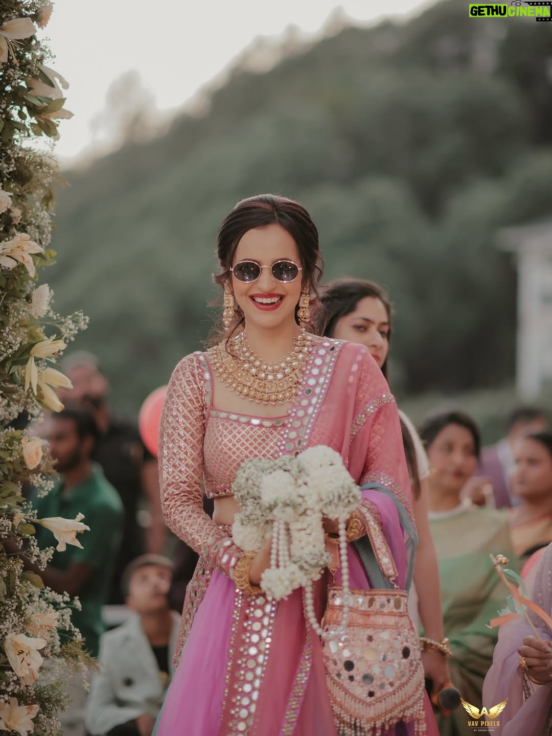 Prerna Malhan - 2.7 Million Likes - Make way for dulhe ki behen 😇🌸
Venue- @welcomhotel.tavleen_chail 
Planners - @knotsinheaven 
Outfit - @vvanivats 
🎥- @vavpixels
Jewellery- @tanishqjewellery
Makeup - @wasikhanmakeupartist