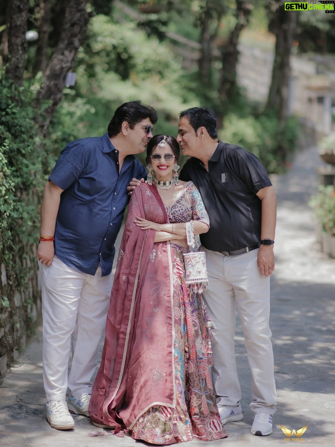 Prerna Malhan - 1.4 Million Likes - Happy Father’s Day 🙂‍↔️🌹